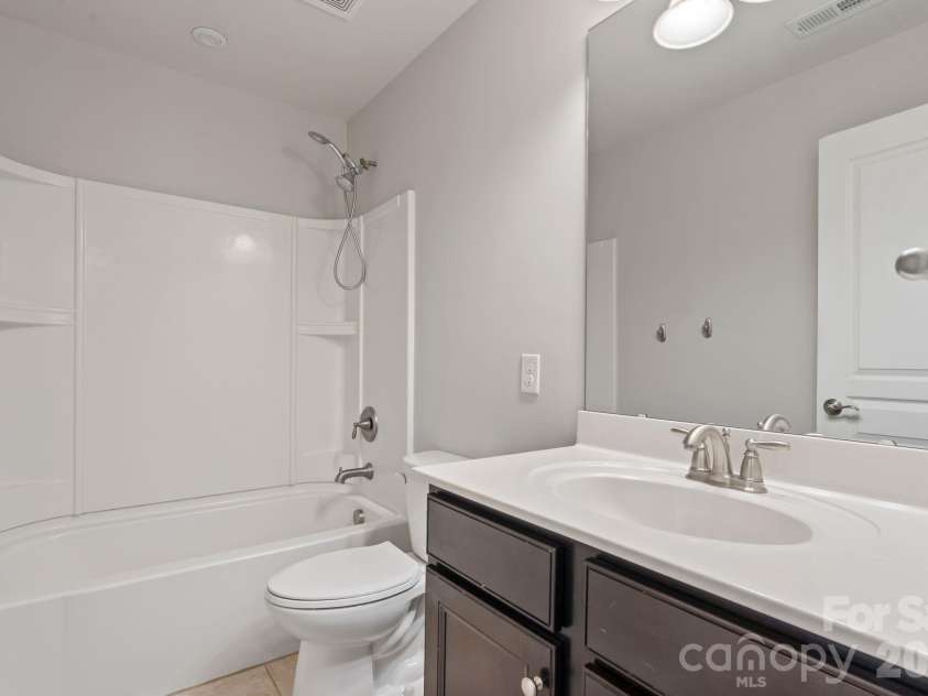 3120 Park South Station Boulevard, Charlotte, NC 28210.  MLS# CAR4374680, YatesRealty ID 22564. 