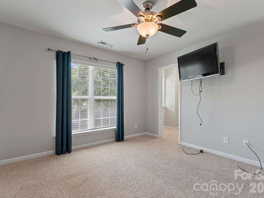 3120 Park South Station Boulevard, Charlotte, NC 28210.  MLS# CAR4374680, YatesRealty ID 22564. 