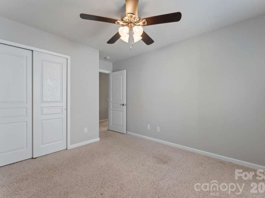 3120 Park South Station Boulevard, Charlotte, NC 28210.  MLS# CAR4374680, YatesRealty ID 22564. 