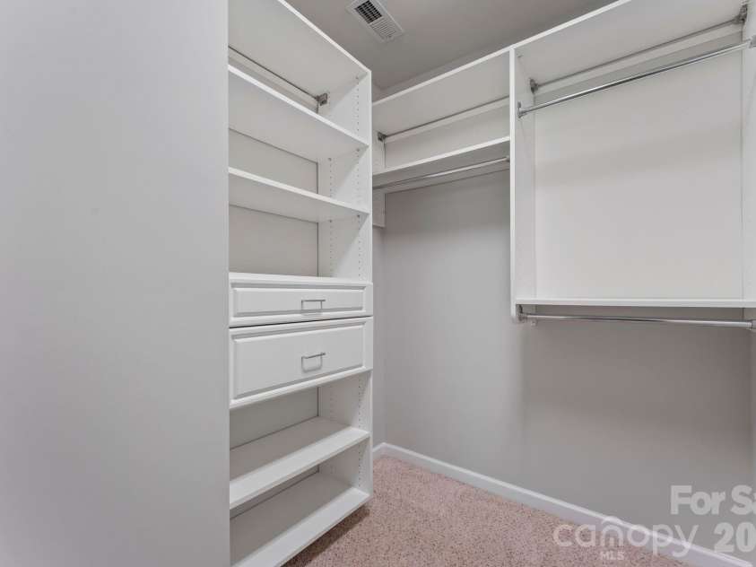 3120 Park South Station Boulevard, Charlotte, NC 28210.  MLS# CAR4374680, YatesRealty ID 22564. 