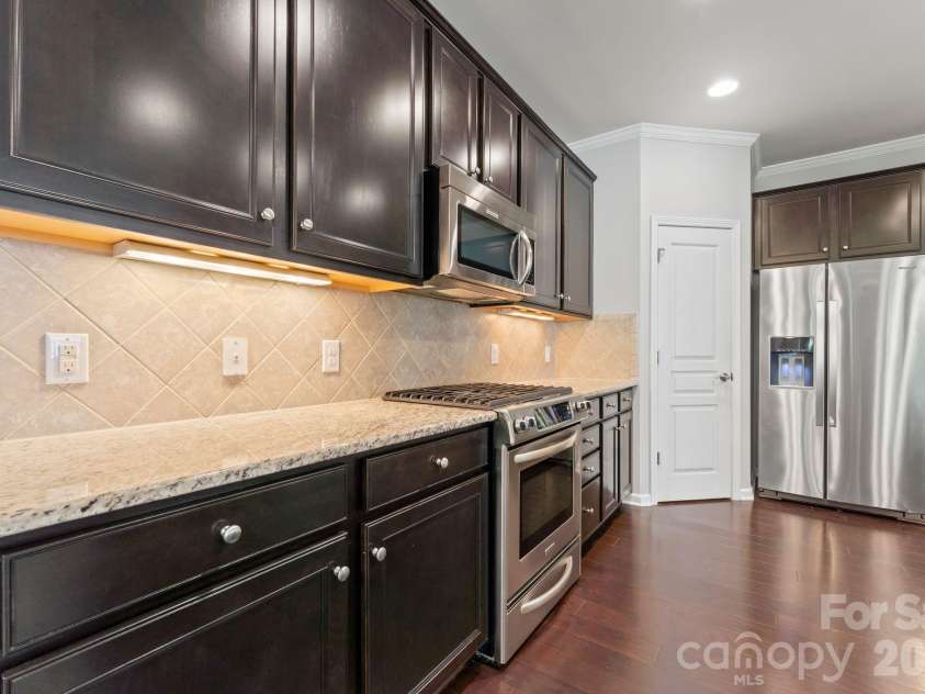 3120 Park South Station Boulevard, Charlotte, NC 28210.  MLS# CAR4374680, YatesRealty ID 22564. 