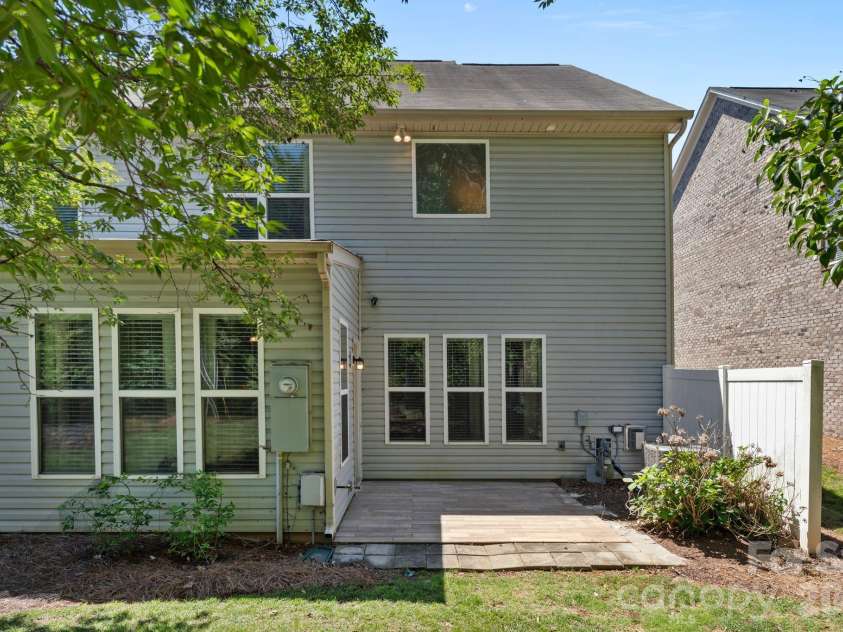 3120 Park South Station Boulevard, Charlotte, NC 28210.  MLS# CAR4374680, YatesRealty ID 22564. 