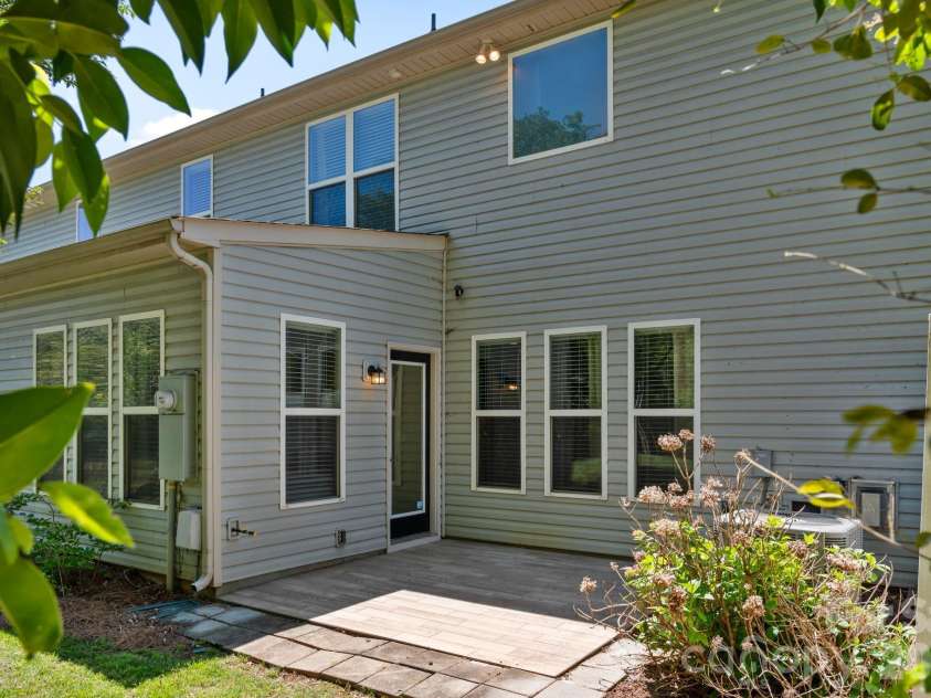 3120 Park South Station Boulevard, Charlotte, NC 28210.  MLS# CAR4374680, YatesRealty ID 22564. 