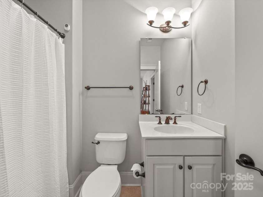 1169 Stuarts Landing Drive, Cramerton, NC 28032.  MLS# CAR4272743, YatesRealty ID 22565. Bathroom - full upstairs