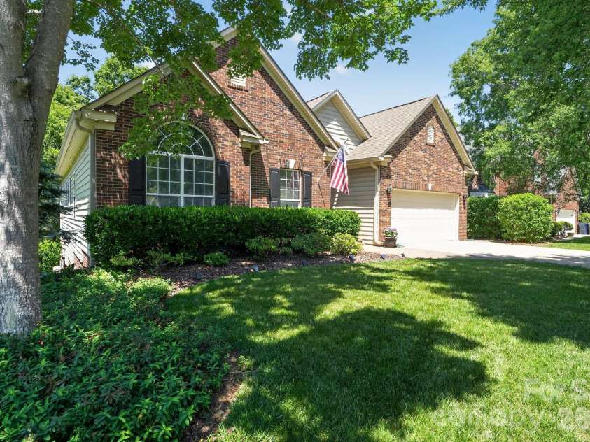 12601 Kane Alexander Drive, Huntersville, NC 28078.  MLS# CAR4406524, YatesRealty ID 22565. 
