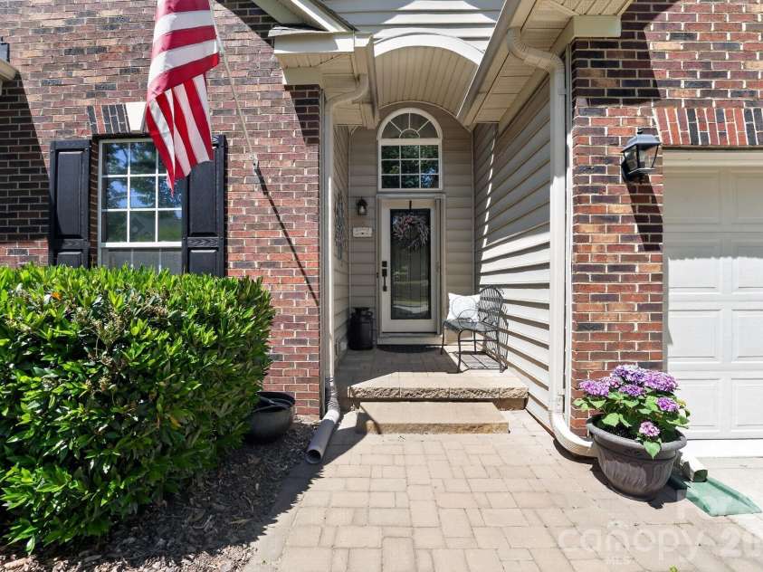 12601 Kane Alexander Drive, Huntersville, NC 28078.  MLS# CAR4406524, YatesRealty ID 22565. 