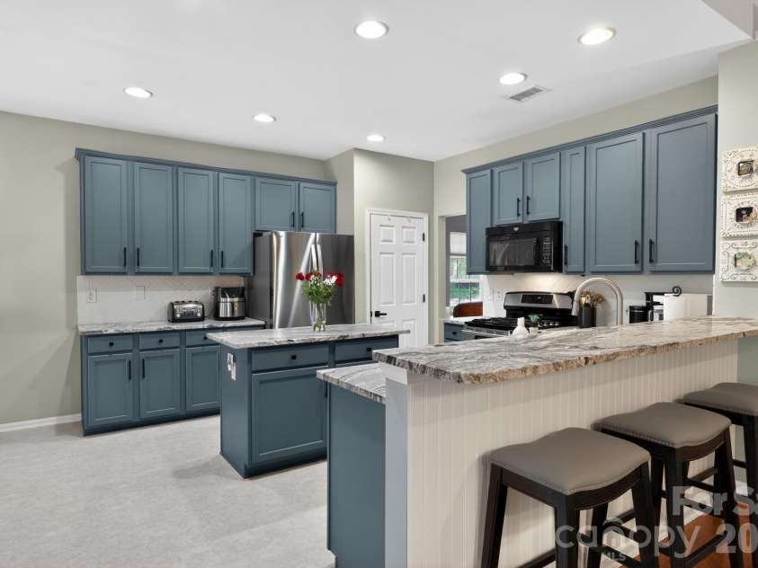 12601 Kane Alexander Drive, Huntersville, NC 28078.  MLS# CAR4406524, YatesRealty ID 22565. 