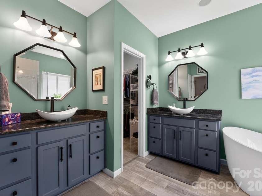 12601 Kane Alexander Drive, Huntersville, NC 28078.  MLS# CAR4406524, YatesRealty ID 22565. 