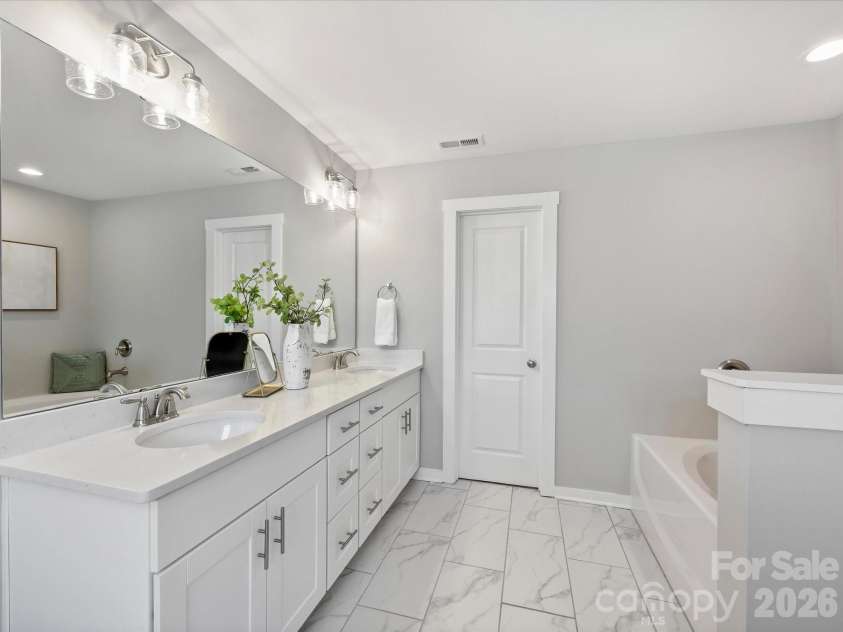 111 Cranford Drive, Pineville, NC 28134.  MLS# CAR4381418, YatesRealty ID 22566. 