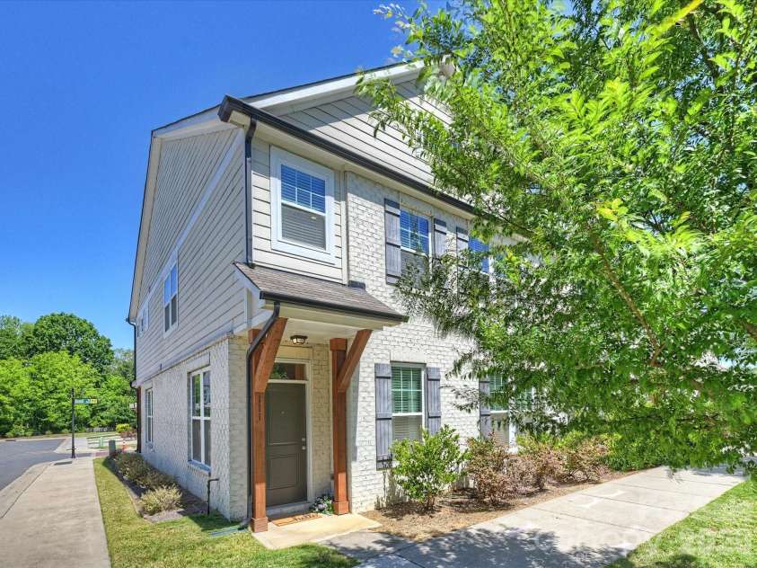111 Cranford Drive, Pineville, NC 28134.  MLS# CAR4381418, YatesRealty ID 22566. Front door