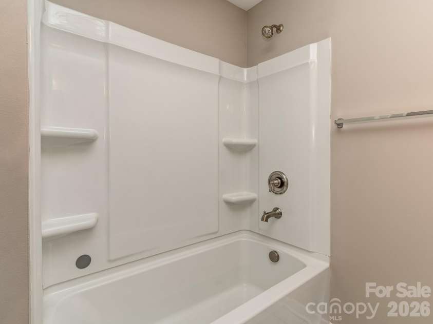 111 Cranford Drive, Pineville, NC 28134.  MLS# CAR4429371, YatesRealty ID 22566. Full bath #2