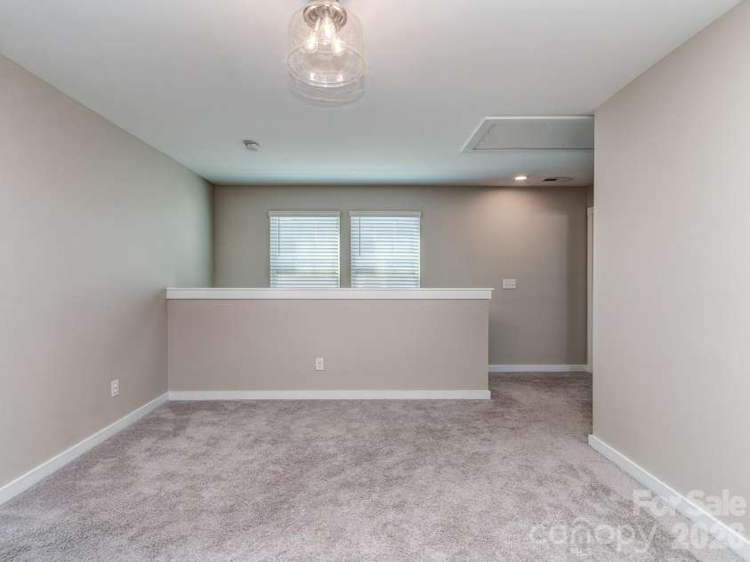 111 Cranford Drive, Pineville, NC 28134.  MLS# CAR4429371, YatesRealty ID 22566. Loft / Flex space