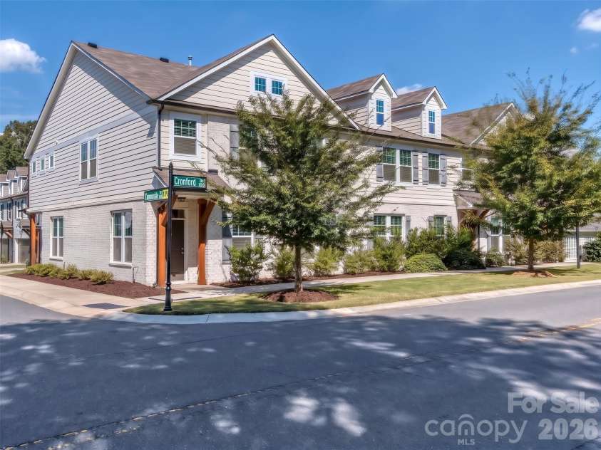111 Cranford Drive, Pineville, NC 28134.  MLS# CAR4429371, YatesRealty ID 22566. Welcome Home!