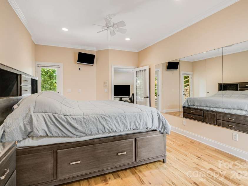 81 Smokemont Drive, Arden, NC 28704.  MLS# CAR4272334, YatesRealty ID 22566. 