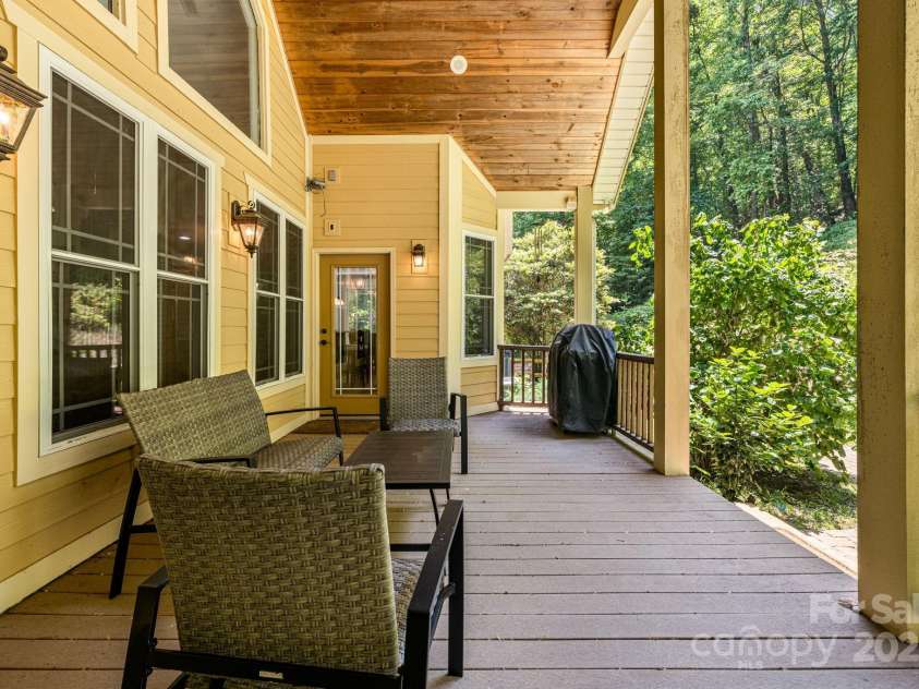81 Smokemont Drive, Arden, NC 28704.  MLS# CAR4272334, YatesRealty ID 22566. 