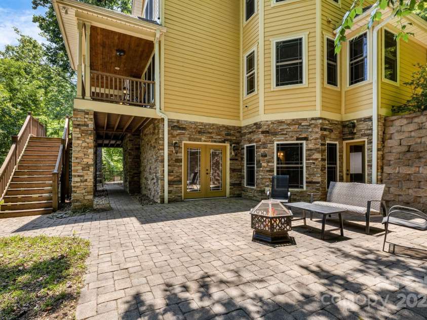 81 Smokemont Drive, Arden, NC 28704.  MLS# CAR4272334, YatesRealty ID 22566. 