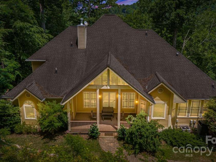 81 Smokemont Drive, Arden, NC 28704.  MLS# CAR4272334, YatesRealty ID 22566. 