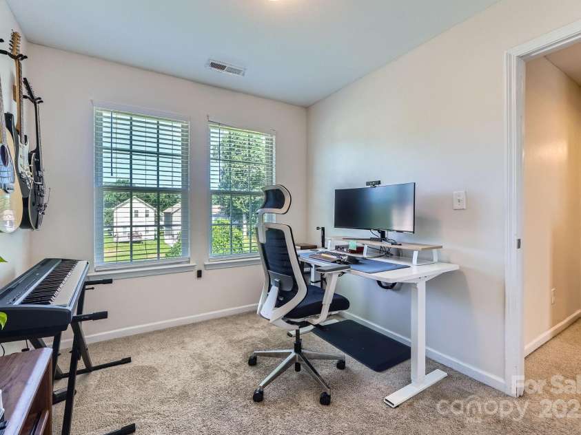 130 Ridge Bluff Road, Mooresville, NC 28115.  MLS# CAR4273054, YatesRealty ID 22567. 