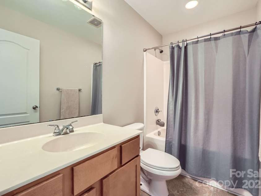 130 Ridge Bluff Road, Mooresville, NC 28115.  MLS# CAR4273054, YatesRealty ID 22567. 