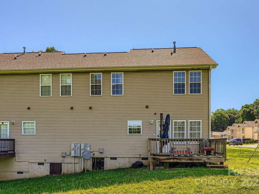 130 Ridge Bluff Road, Mooresville, NC 28115.  MLS# CAR4273054, YatesRealty ID 22567. 