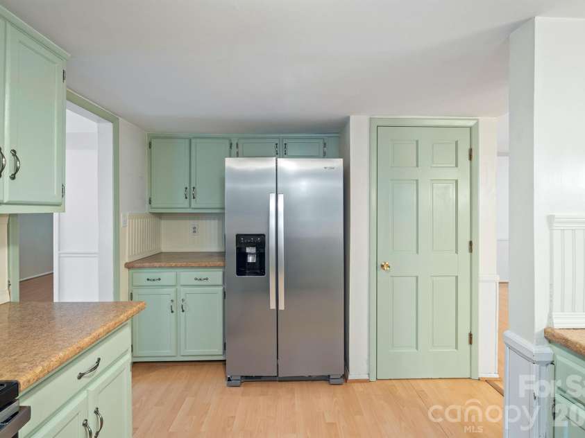 1122 Berry Ridge Road, Charlotte, NC 28270.  MLS# CAR4379547, YatesRealty ID 22569. 