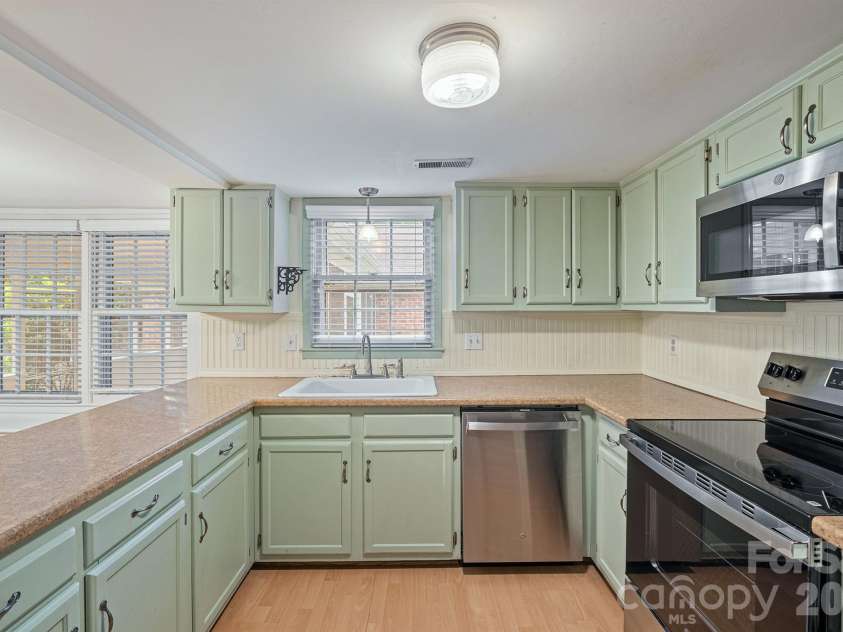 1122 Berry Ridge Road, Charlotte, NC 28270.  MLS# CAR4379547, YatesRealty ID 22569. 