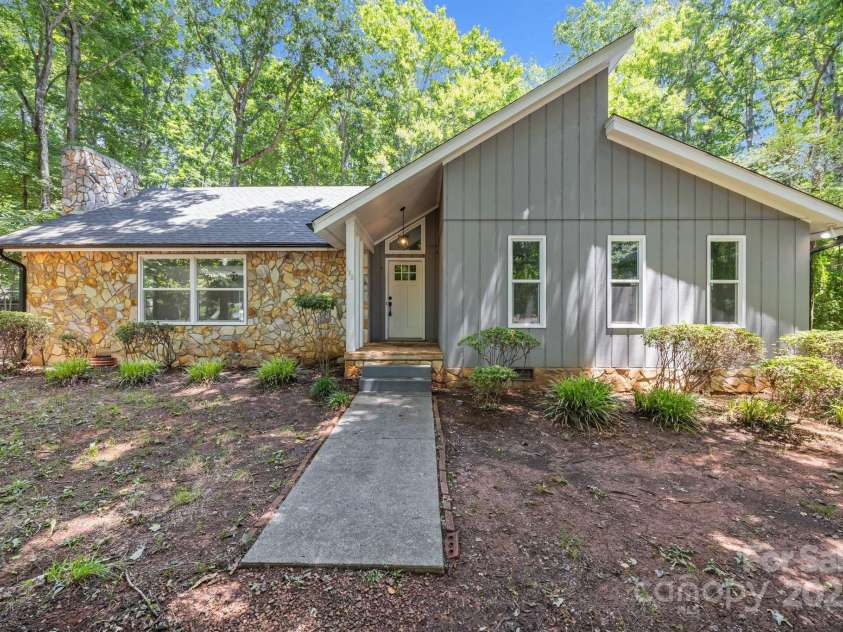 138 Ivy Lane, Mocksville, NC 27028.  MLS# CAR4273059, YatesRealty ID 22569. 