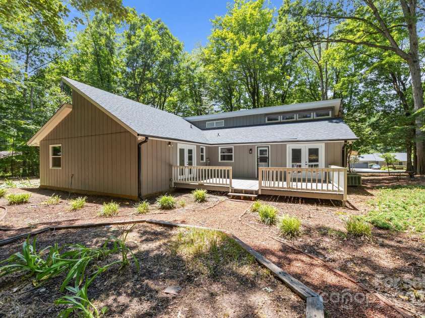 138 Ivy Lane, Mocksville, NC 27028.  MLS# CAR4273059, YatesRealty ID 22569. 