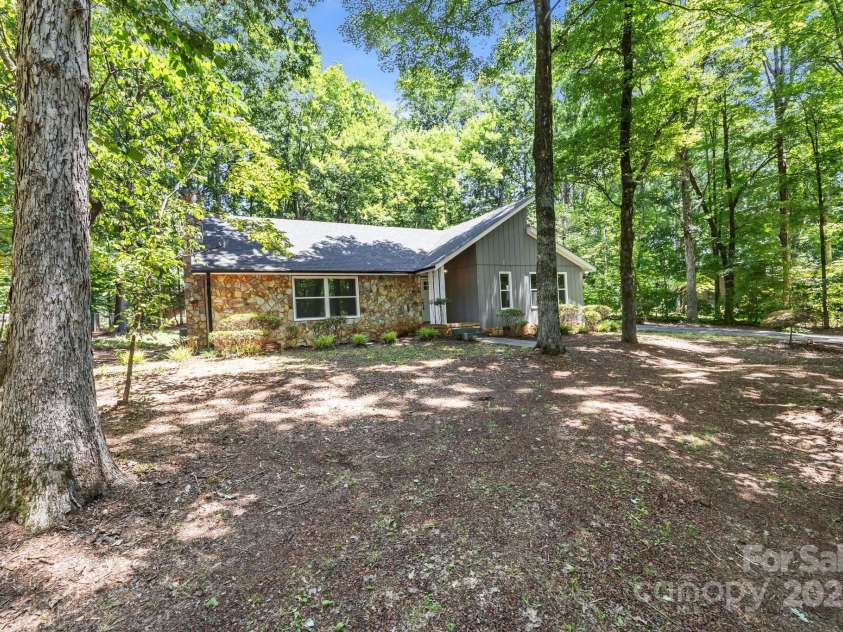 138 Ivy Lane, Mocksville, NC 27028.  MLS# CAR4273059, YatesRealty ID 22569. 
