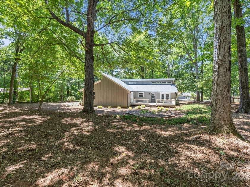 138 Ivy Lane, Mocksville, NC 27028.  MLS# CAR4273059, YatesRealty ID 22569. 