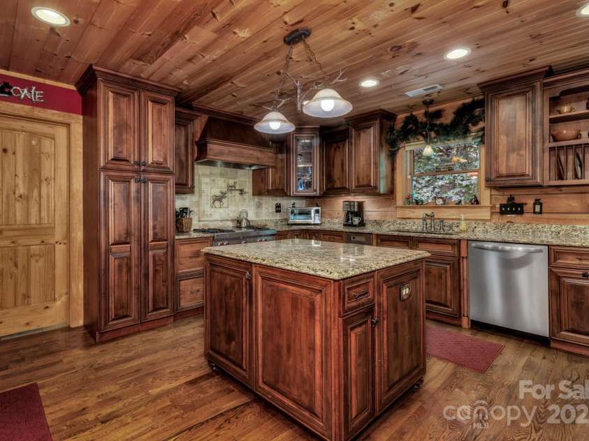 432 Atlantic Falls Trail, Black Mountain, NC 28711.  MLS# CAR4206241, YatesRealty ID 2257. 