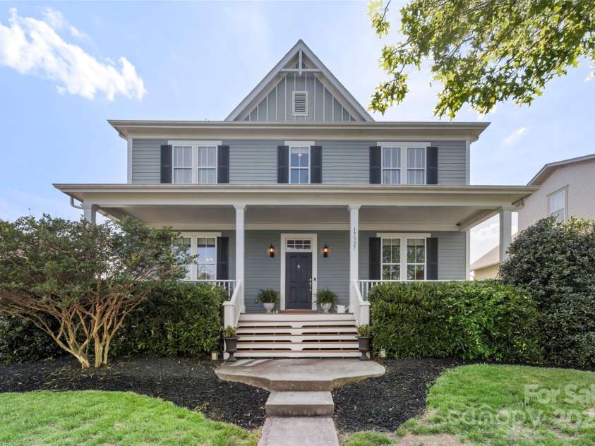 17327 Summers Walk Boulevard, Davidson, NC 28036.  MLS# CAR4272124, YatesRealty ID 22570. 