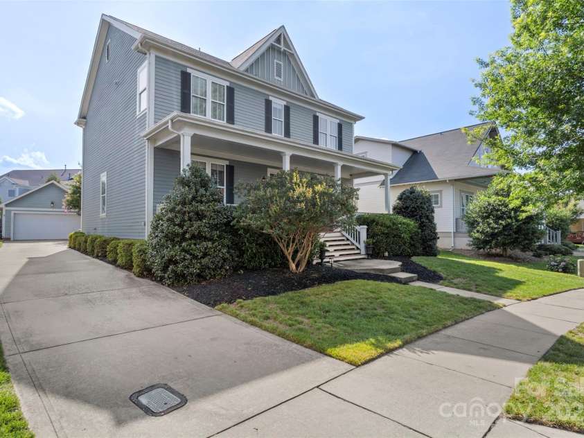 17327 Summers Walk Boulevard, Davidson, NC 28036.  MLS# CAR4272124, YatesRealty ID 22570. 