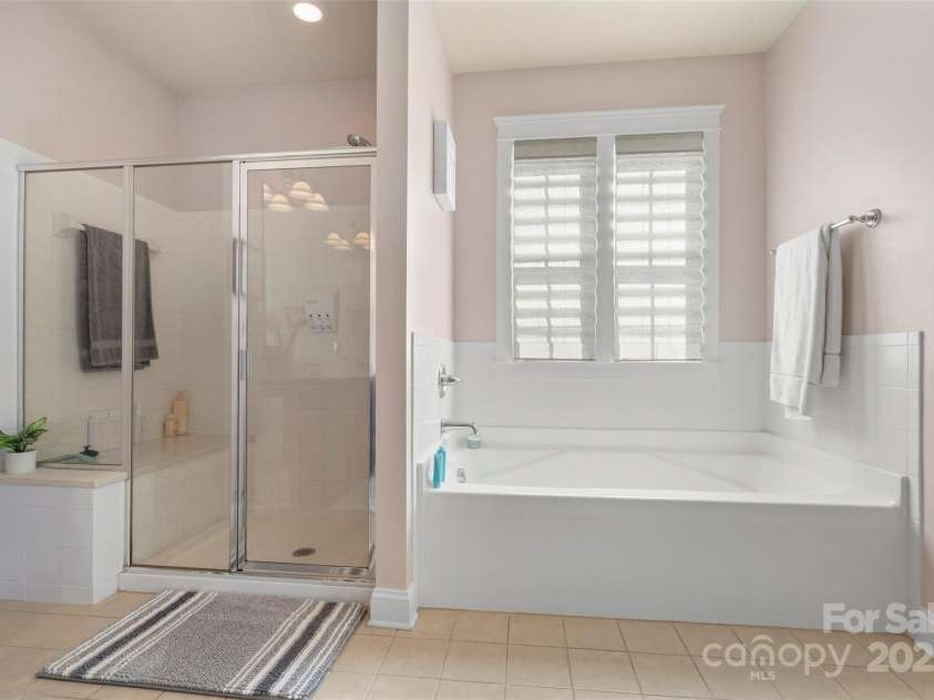 17327 Summers Walk Boulevard, Davidson, NC 28036.  MLS# CAR4272124, YatesRealty ID 22570. 
