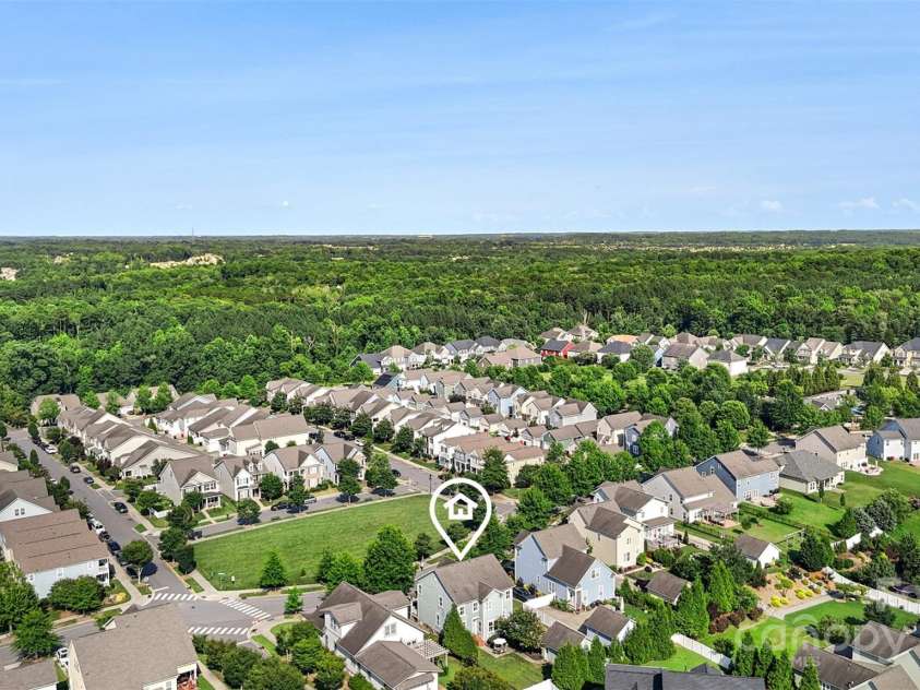 17327 Summers Walk Boulevard, Davidson, NC 28036.  MLS# CAR4272124, YatesRealty ID 22570. 