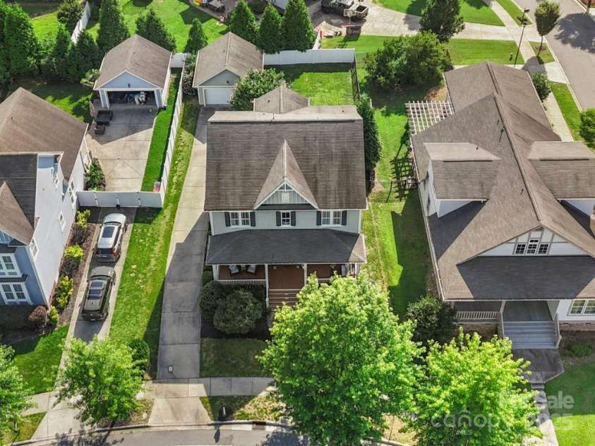 17327 Summers Walk Boulevard, Davidson, NC 28036.  MLS# CAR4272124, YatesRealty ID 22570. 