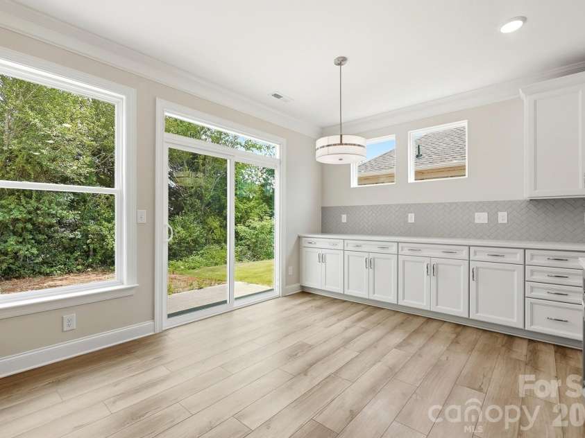 3050 Constitution Lane, Gastonia, NC 28056.  MLS# CAR4349382, YatesRealty ID 22570. Breakfast Area