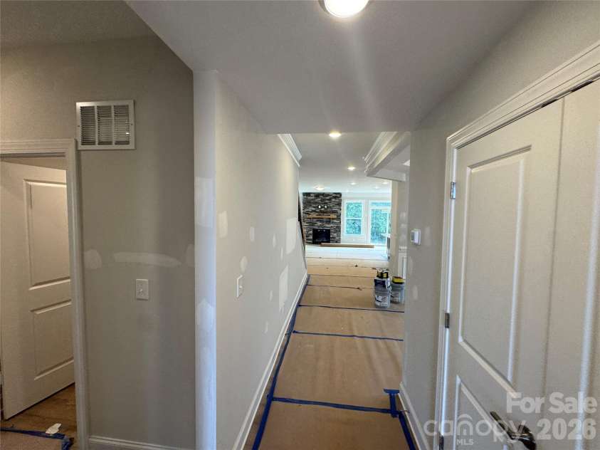 3050 Constitution Lane, Gastonia, NC 28056.  MLS# CAR4349382, YatesRealty ID 22570. Entryway
