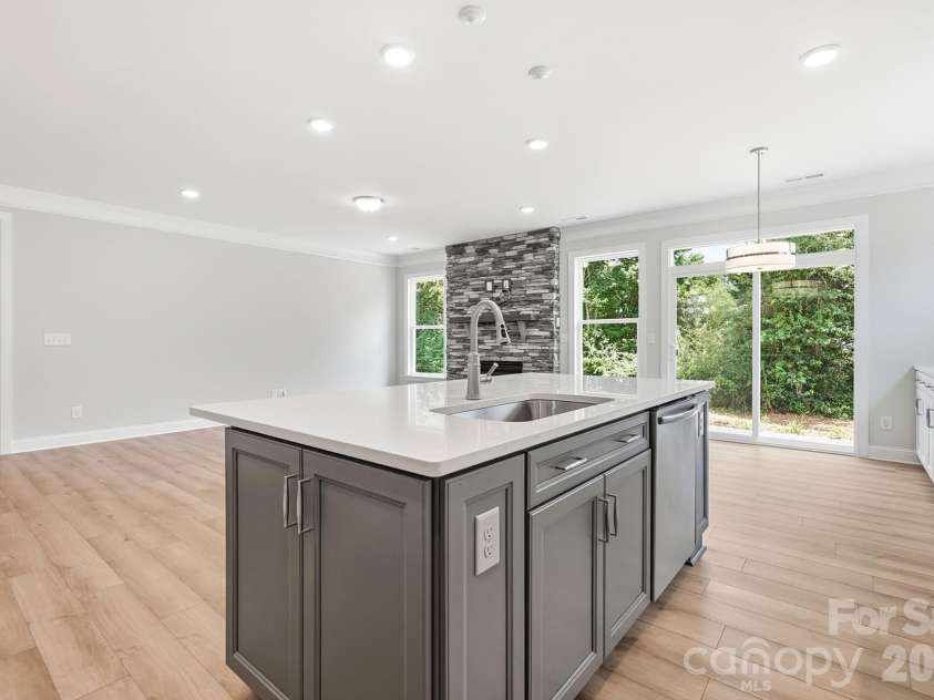 3050 Constitution Lane, Gastonia, NC 28056.  MLS# CAR4349382, YatesRealty ID 22570. Kitchen