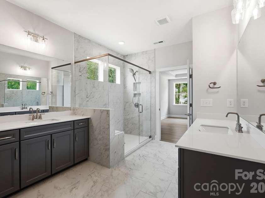 3050 Constitution Lane, Gastonia, NC 28056.  MLS# CAR4349382, YatesRealty ID 22570. Primary Bathroom