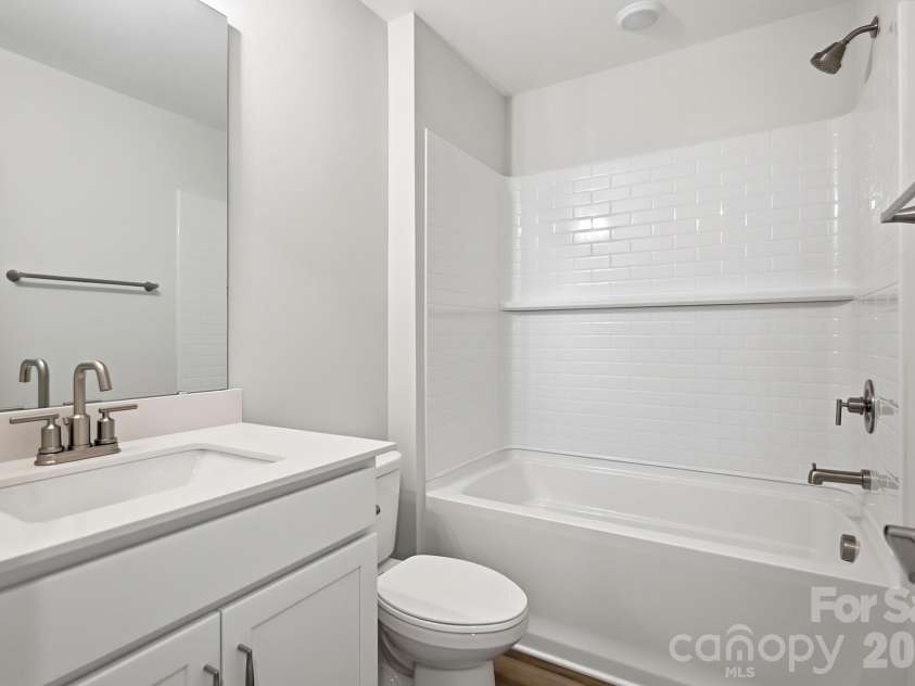 3050 Constitution Lane, Gastonia, NC 28056.  MLS# CAR4349382, YatesRealty ID 22570. Upper-Level Bathroom