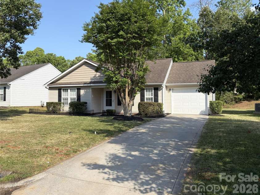 135 Ashmont Drive, Kannapolis, NC 28081.  MLS# CAR4374064, YatesRealty ID 22571. 