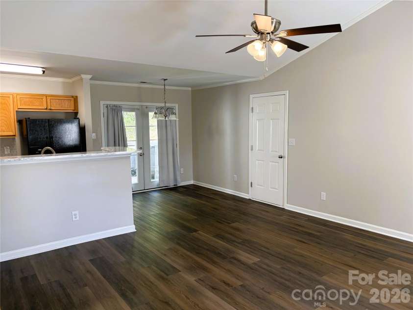 135 Ashmont Drive, Kannapolis, NC 28081.  MLS# CAR4374064, YatesRealty ID 22571. 