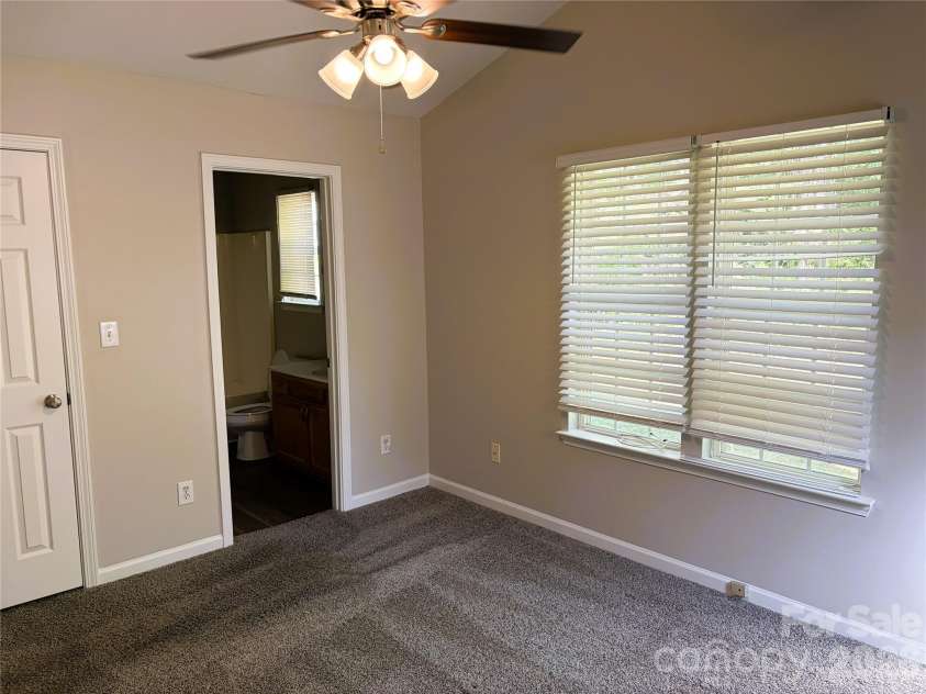135 Ashmont Drive, Kannapolis, NC 28081.  MLS# CAR4374064, YatesRealty ID 22571. 