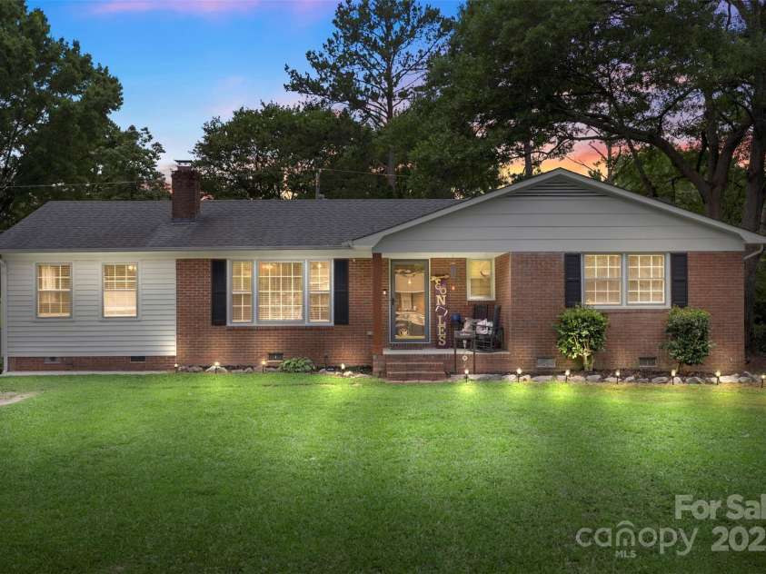 2536 Cambridge Drive, Lancaster, SC 29720.  MLS# CAR4266879, YatesRealty ID 22572. 