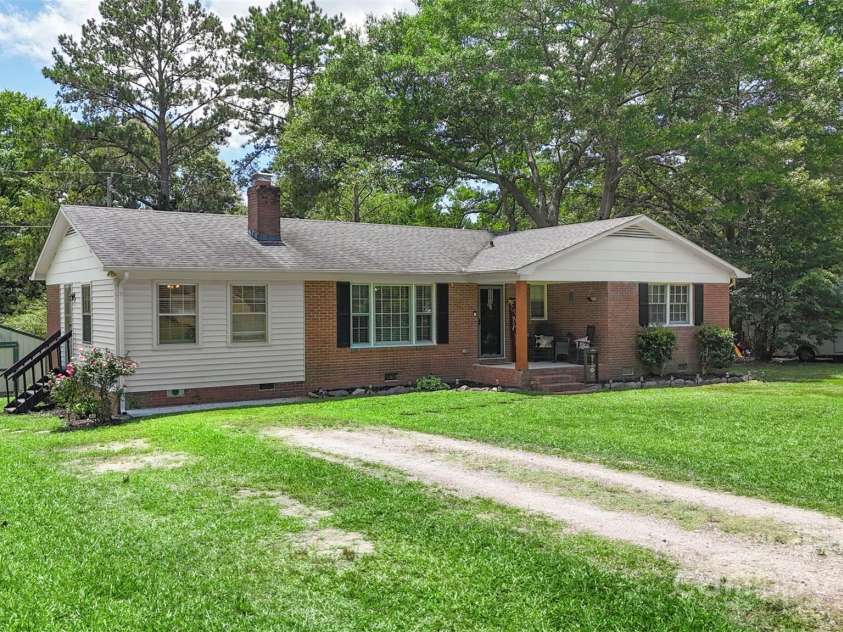 2536 Cambridge Drive, Lancaster, SC 29720.  MLS# CAR4266879, YatesRealty ID 22572. 