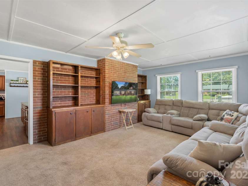 2536 Cambridge Drive, Lancaster, SC 29720.  MLS# CAR4266879, YatesRealty ID 22572. 