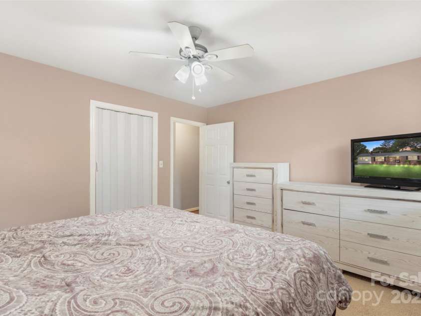 2536 Cambridge Drive, Lancaster, SC 29720.  MLS# CAR4266879, YatesRealty ID 22572. 