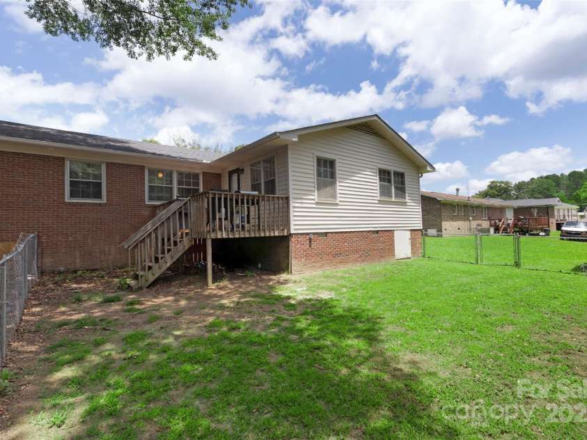 2536 Cambridge Drive, Lancaster, SC 29720.  MLS# CAR4266879, YatesRealty ID 22572. 