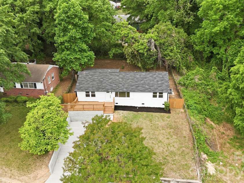 921 Green Circle Drive, Gastonia, NC 28054.  MLS# CAR4373912, YatesRealty ID 22572. 